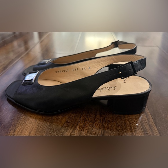 Salvatore Ferragamo Sandals - Picture 3 of 12